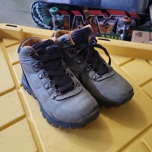 Kids shoes for hiking size 3